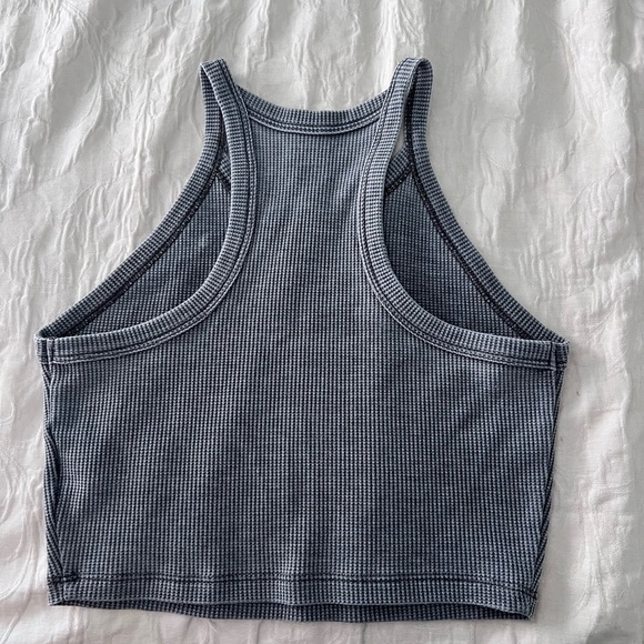 Gray Ribbed Cropped Tank Top - Picture 2 of 2
